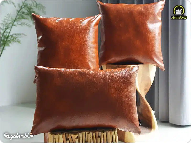 کوسن چرمی قهوهای