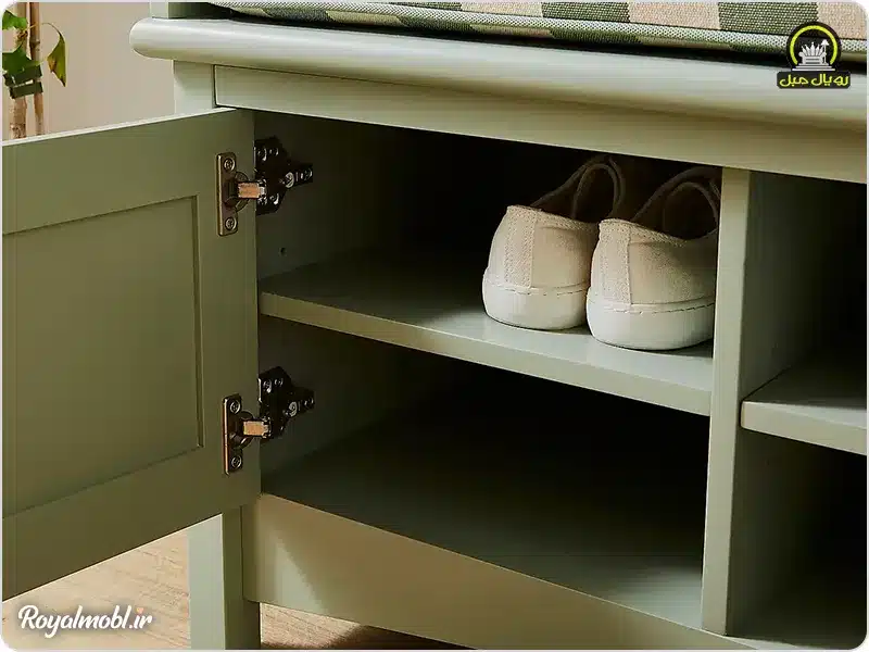 جاکفشی در دار