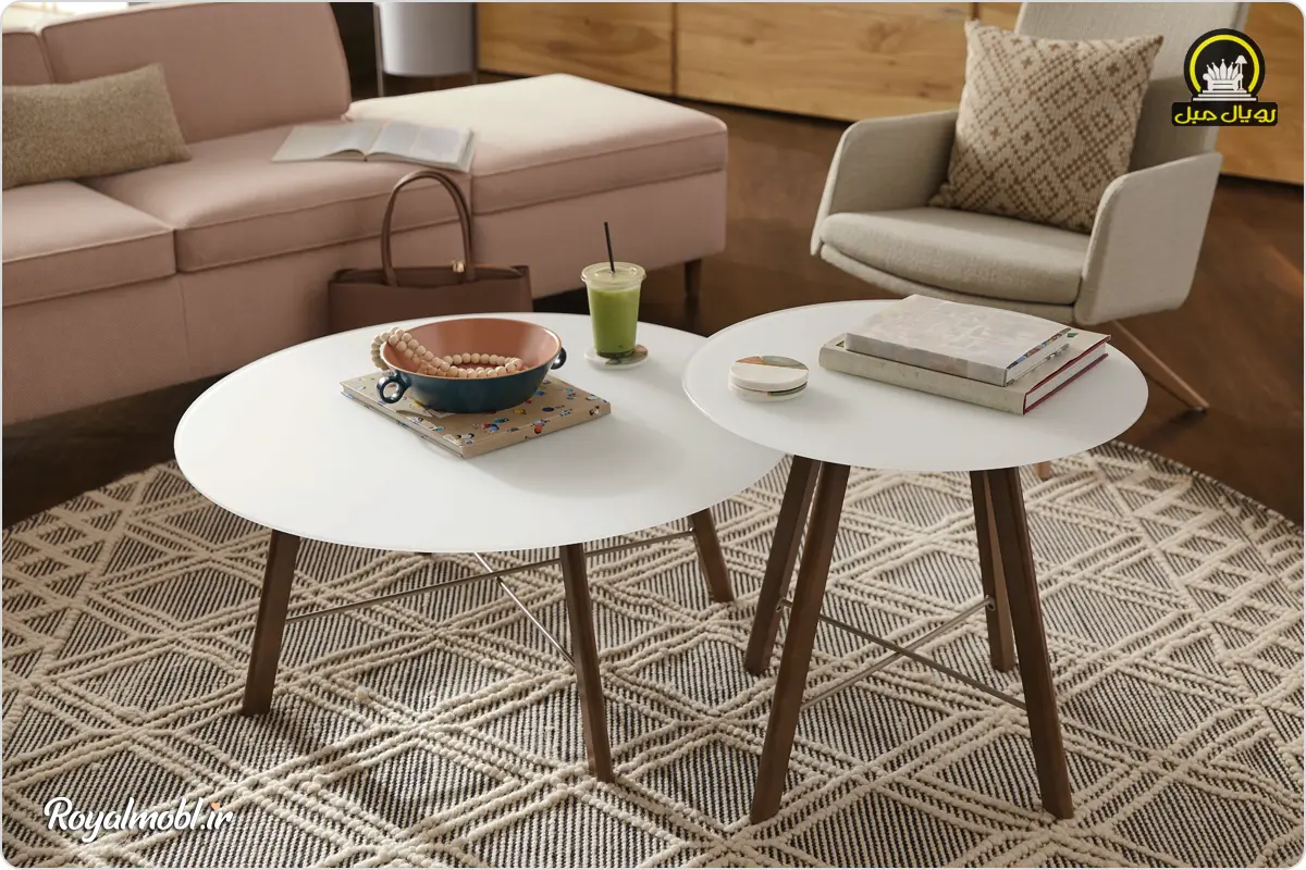 عکس میز جلو مبلی سفید