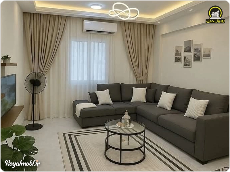 مبل طوسی با پرده کرم رنگ