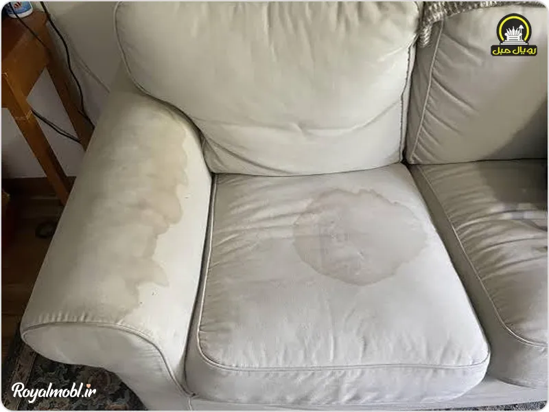 لکه چای روی مبلمان